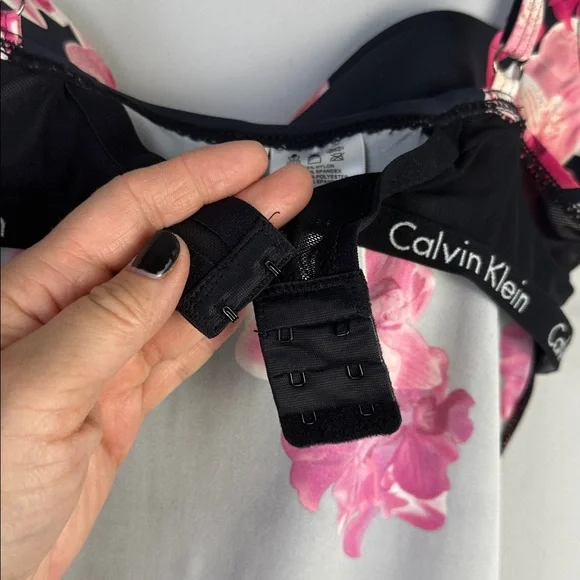 NEW Calvin Klein Full Coverage One Piece Swimsuit 14 Molded Cups Adjustable Bra